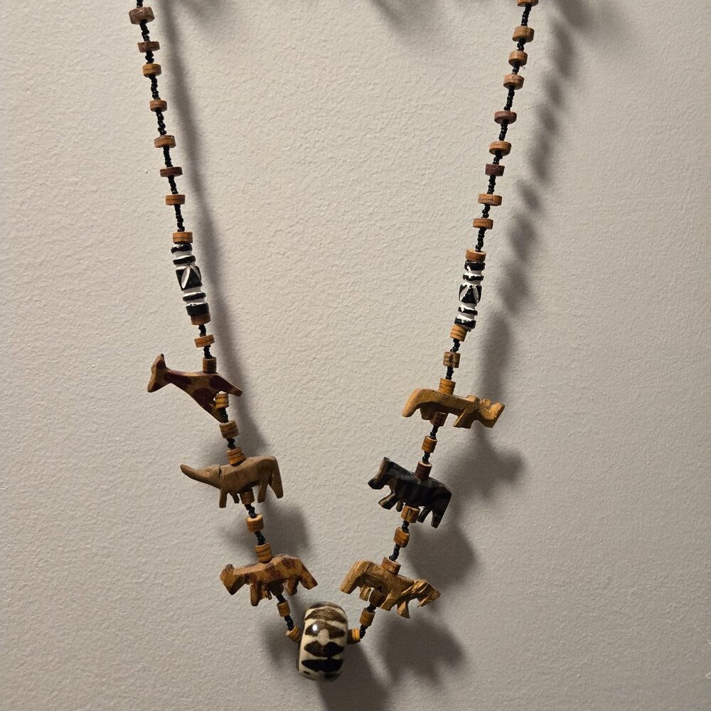 🦒 VINTAGE Hand-Carved Wooden Safari Animal Statement Necklace 🦁